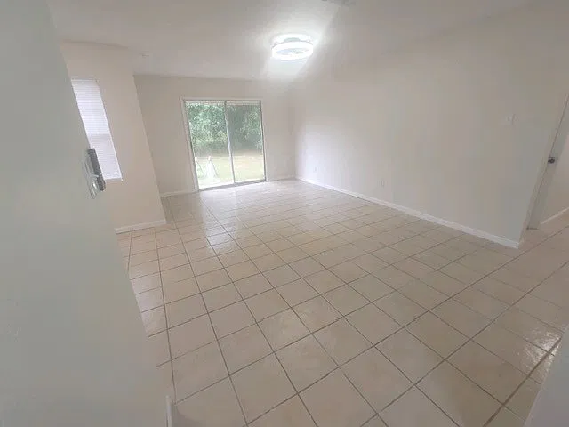 3 bed, 1066 sqft, $1,500 — Photo 4