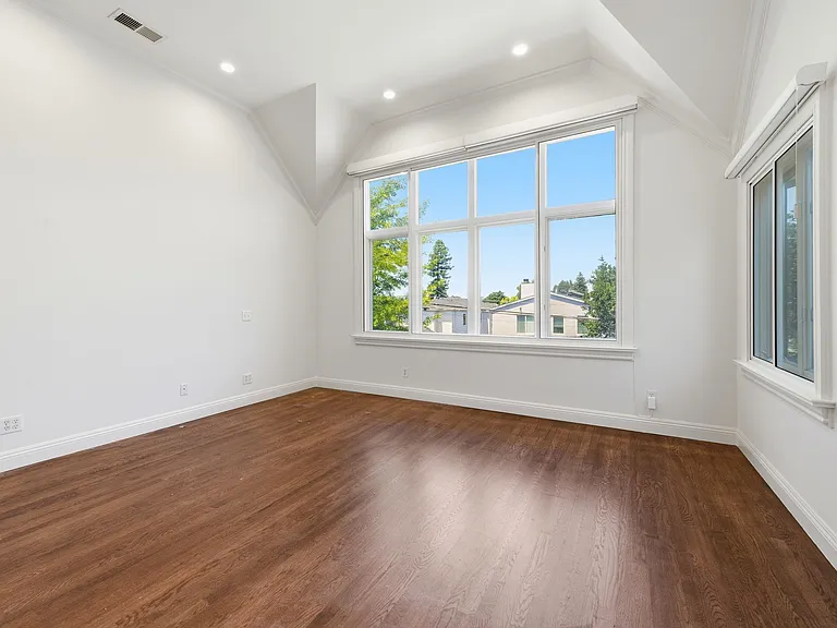 1506 Vancouver Ave — Photo 34