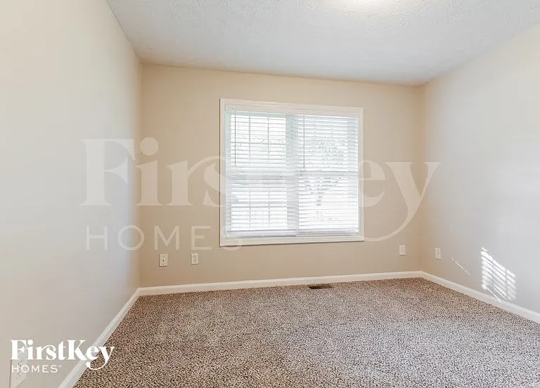 940 Willow Hollow Dr — Photo 10