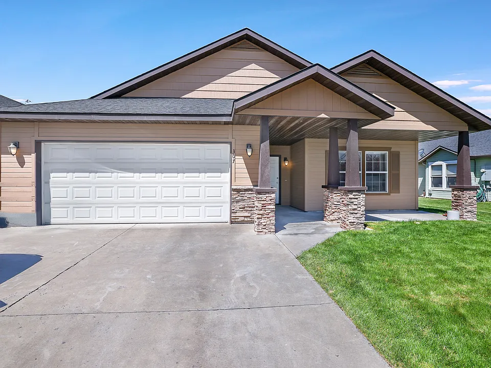 307 Meadowview Ln