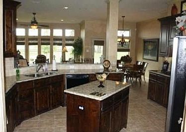 3rd image of 718 Ashleigh Ln