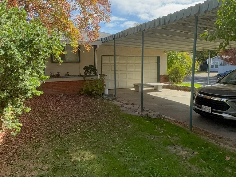4301 Cottage Way — Photo 2