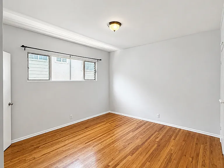 1530 N Laurel Ave #9 — Photo 10