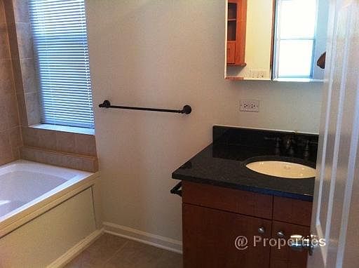 4th image of 4616 S Vincennes Ave #2S