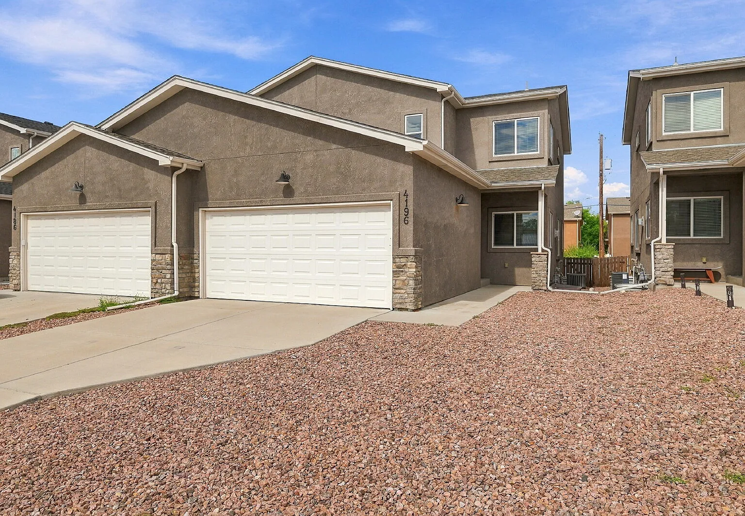 4 bed, 2.5 bath, 1713 sqft, $2,446 — Photo 2