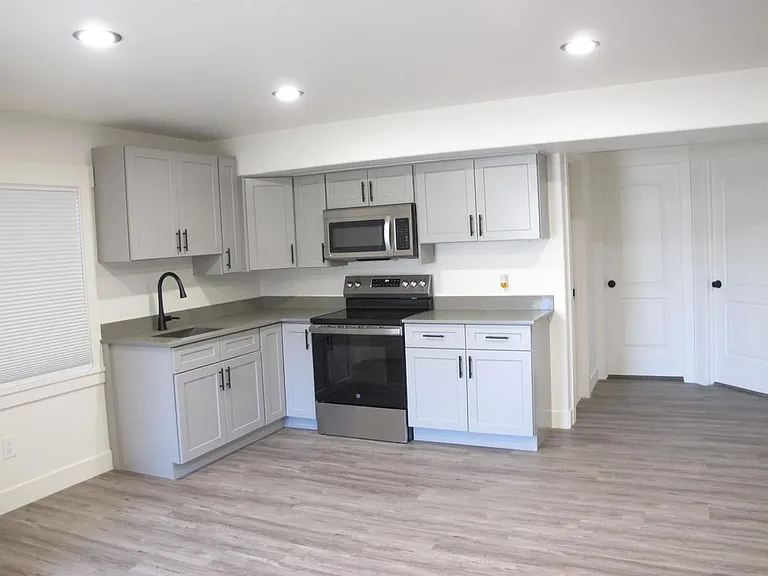 2037 S Bridle Cir — Photo 8