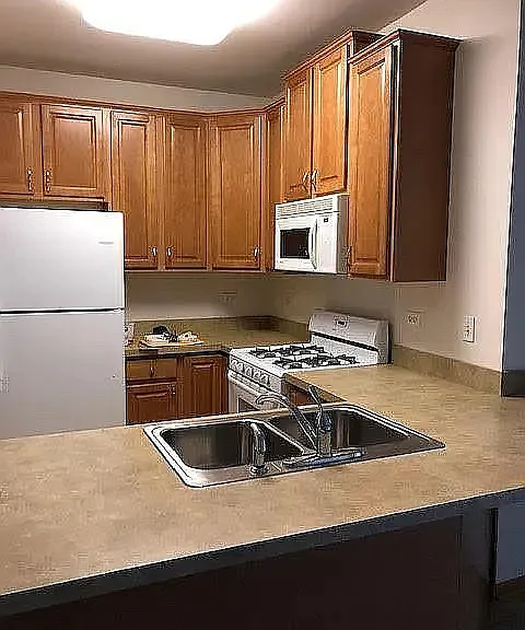 1990 Larkin Ave #9 — Photo 7