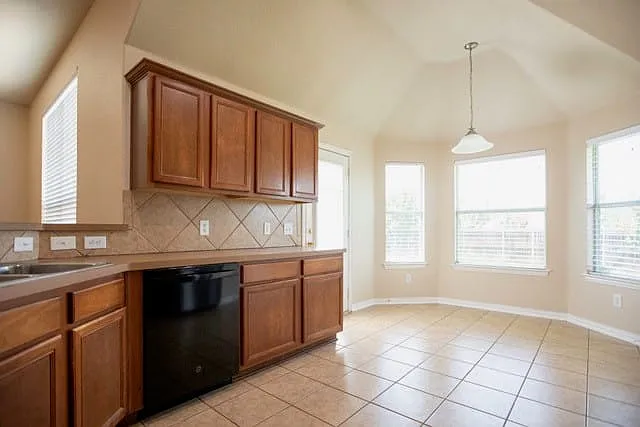 8000 Raintree Dr — Photo 5