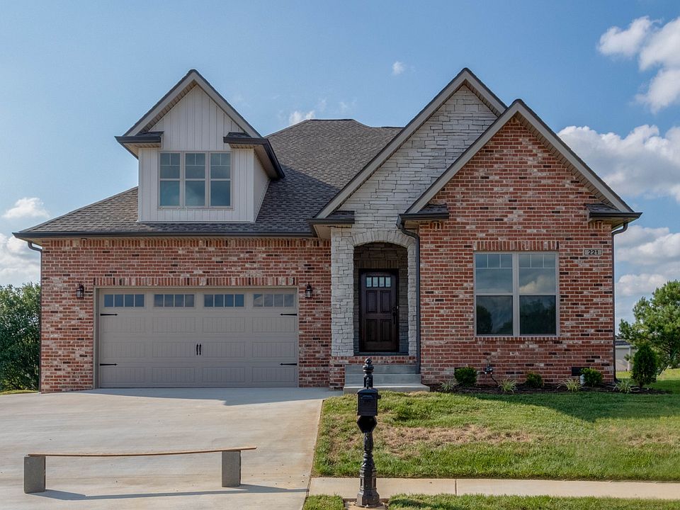 1st image of 221 Dorchester Cir