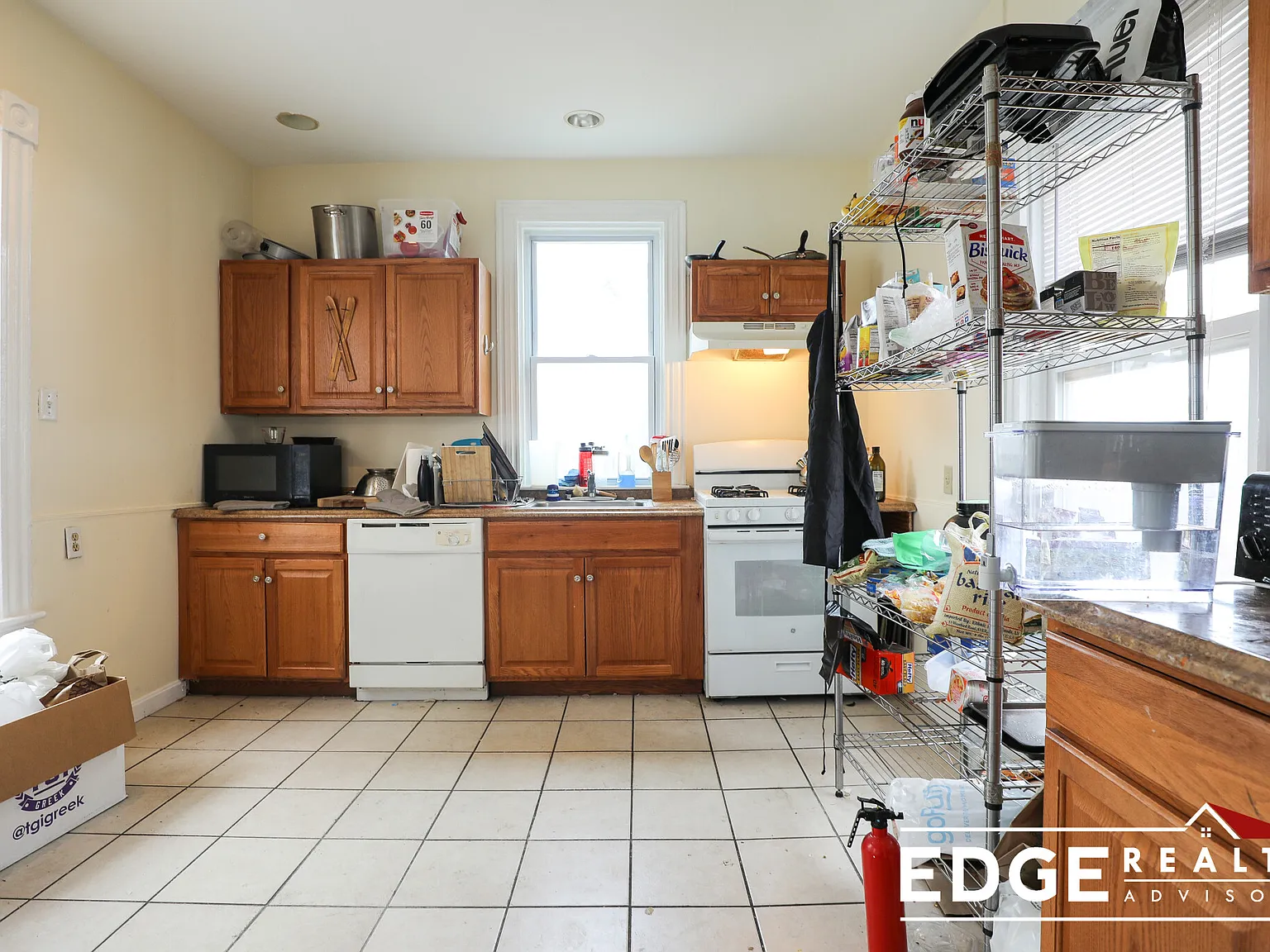 5 bed, 1800 sqft, $7,250 — Photo 2
