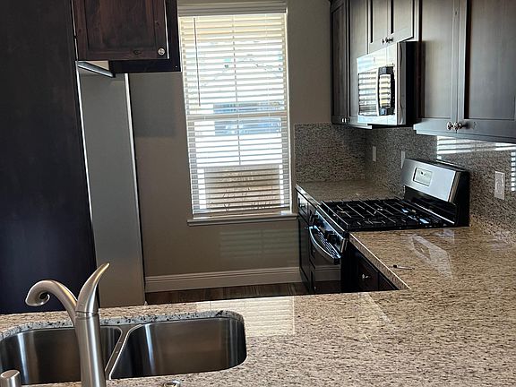 4th image of 507 Lupine Dr