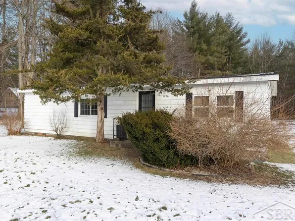 1156 N Nine Mile Rd, Sanford, MI 48657