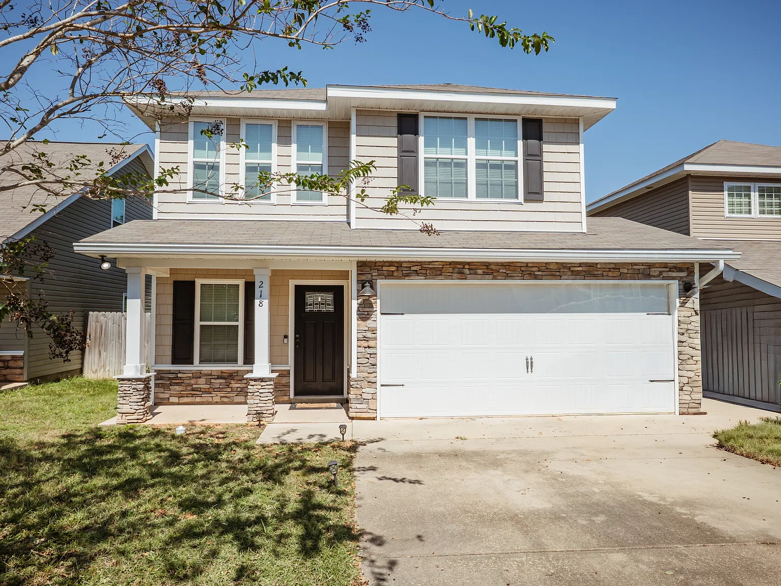 218 Wainwright Drive - 1 — Photo 1