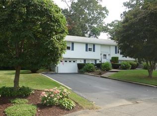 75 Mark Allen Dr, Warwick, RI 02886