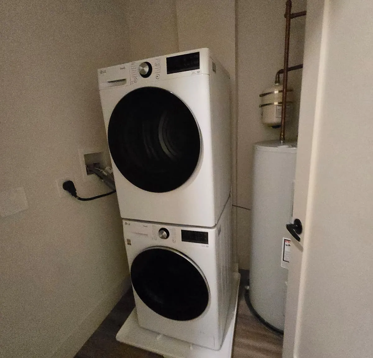 2 bed, $2,595 — Photo 4