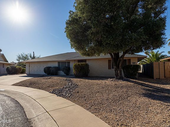 3rd image of 19614 N 132nd Drive