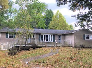 32 Stansfield Pl, Haledon, NJ 07508