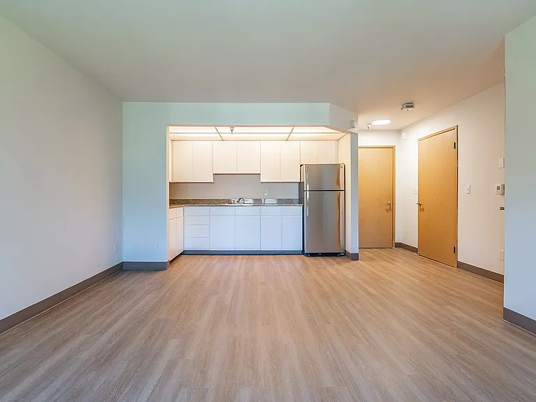 Crossroads Garden Apartments — Photo 41
