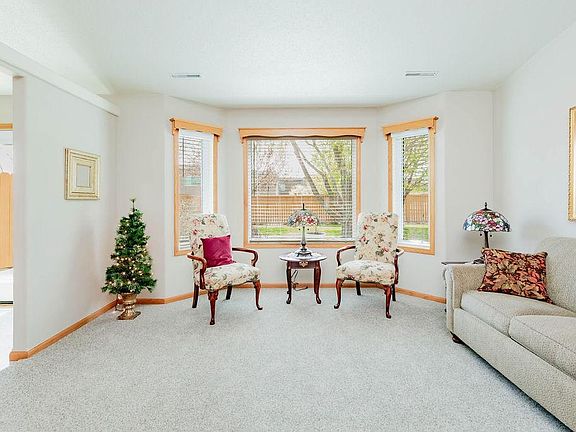 5th image of 883 Lakeridge Pl