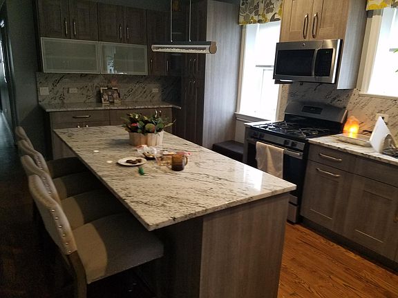 2nd image of 3055 N Milwaukee Ave #1