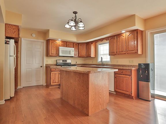 5th image of 219 North 2ND STREET