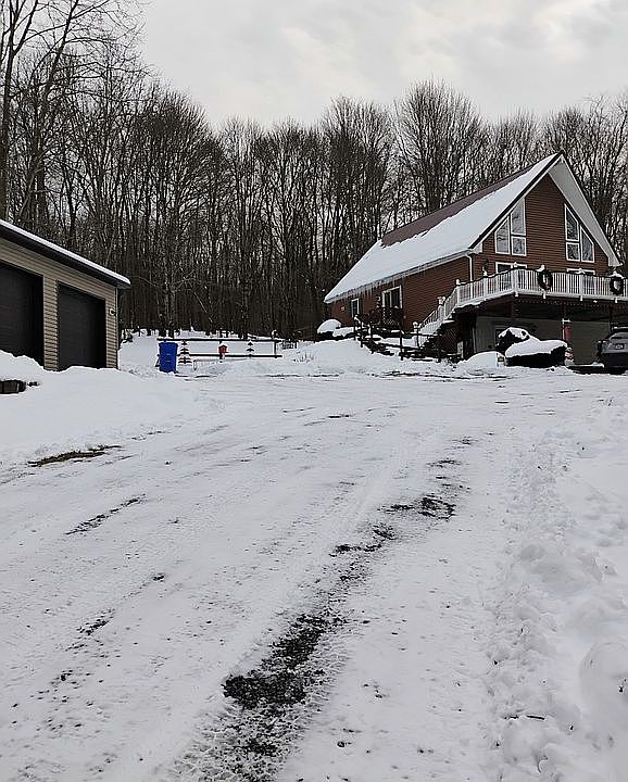 View coming up the drive.