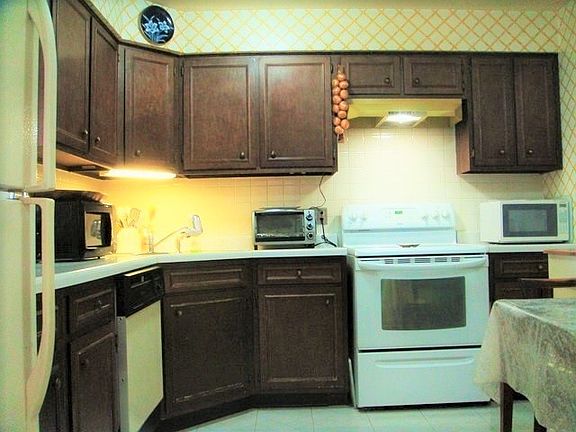 3rd image of 227 Elgin Ave APT 6E