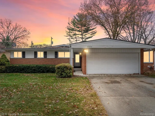 32973 Grennada St, Livonia, MI 48154
