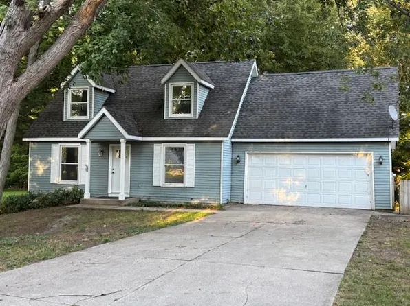 645 Harrington Ave, Holland, MI 49423