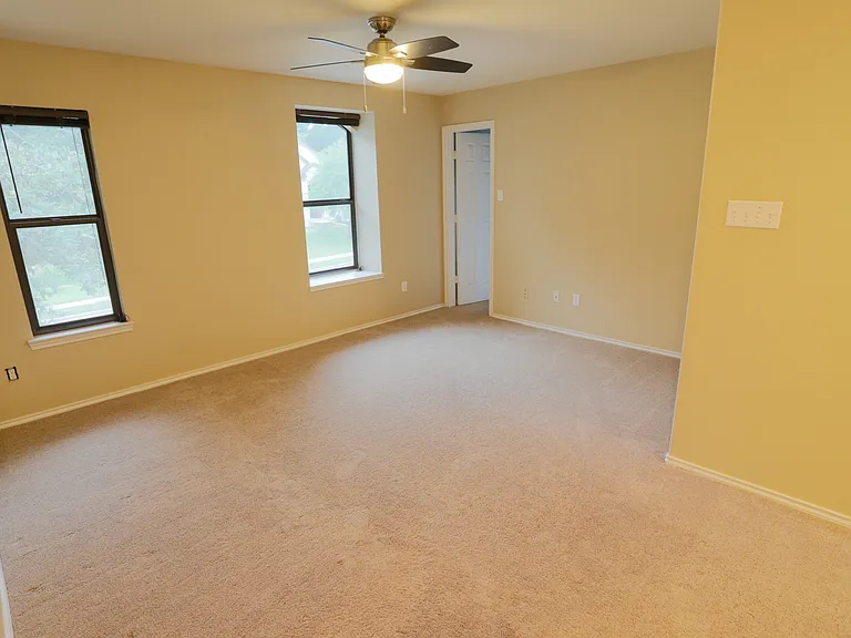 729 Green Pasture Dr — Photo 16