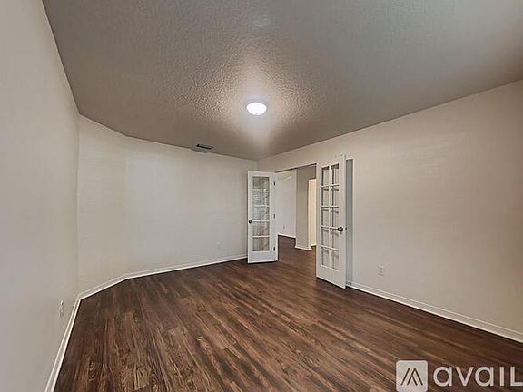 3rd image of 3250 Silverado Cir