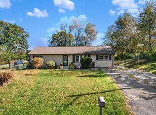 102 Tanglewood Dr, Bristol, TN 37620