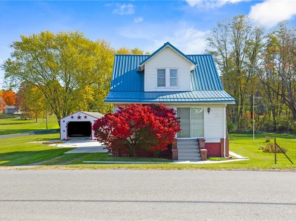 723 Maple Springs Rd, Hollsopple, PA 15935