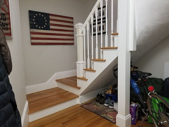 4th image of 898 Billingham St #8