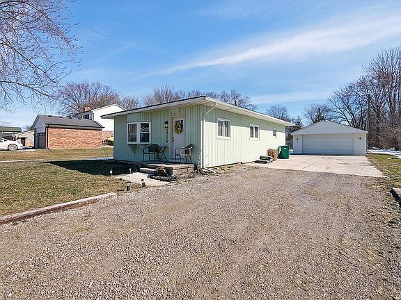 4th image of 39170 Elmite St