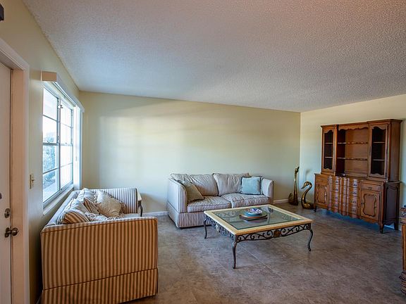 3rd image of 1116 Newport Dr #U