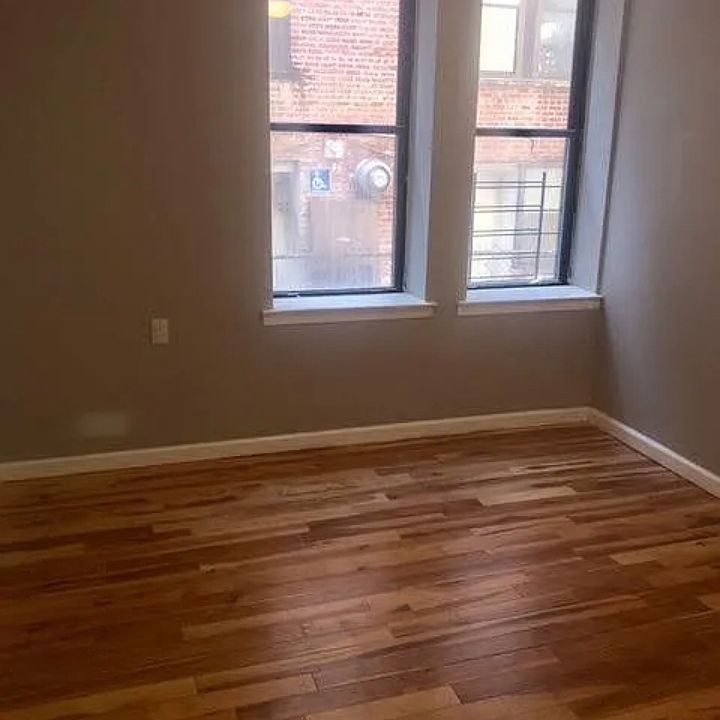 2nd image of 283-285 Hawthorne Ave #D3