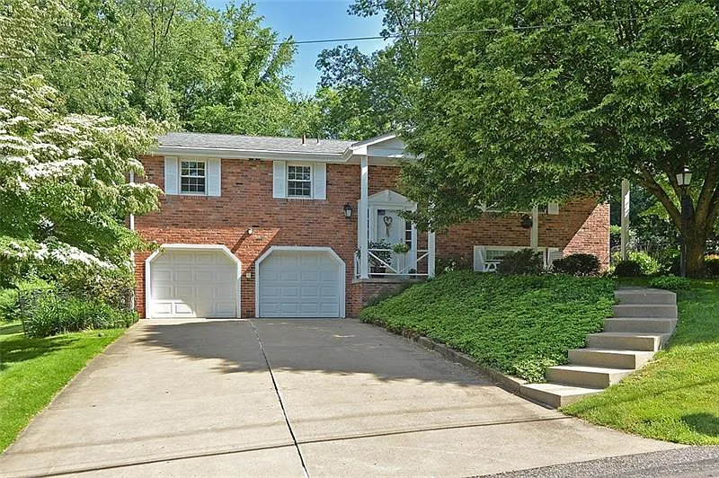 9372 Hilliard Rd photo 1