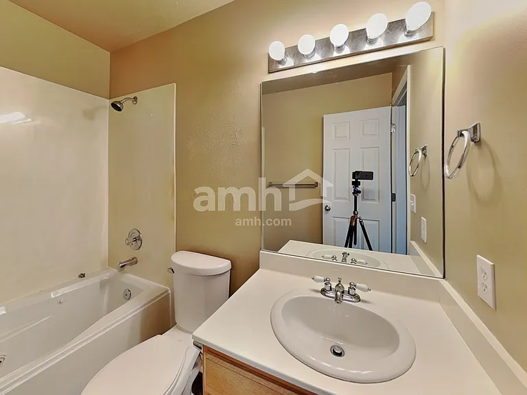 1251 S 820 W — Photo 12