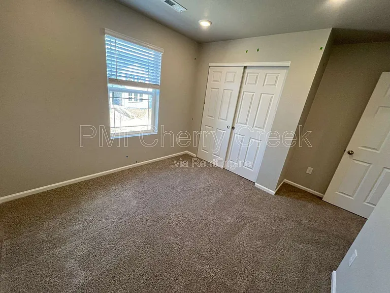 741 N Tempe St — Photo 31