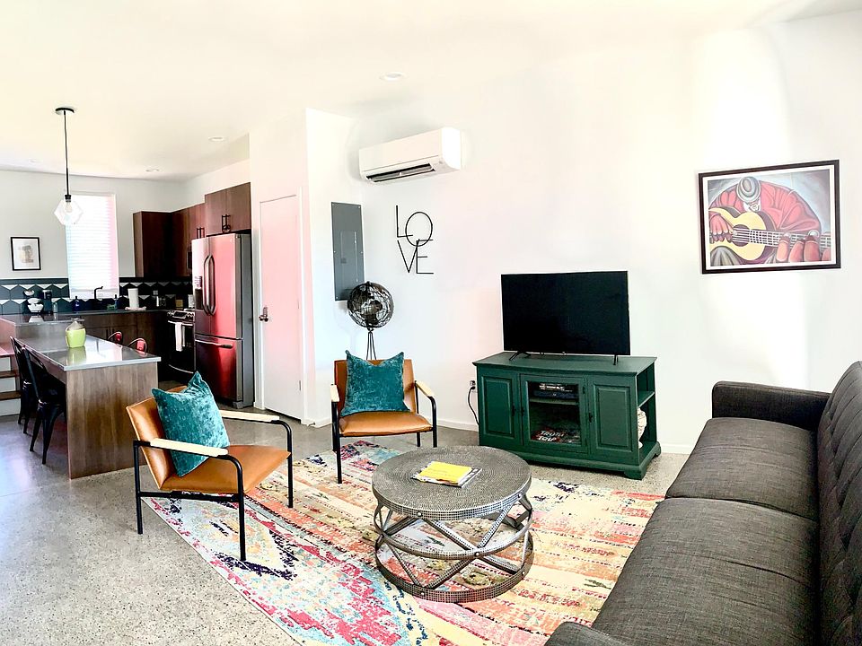 Open concept living. Fully furnished.