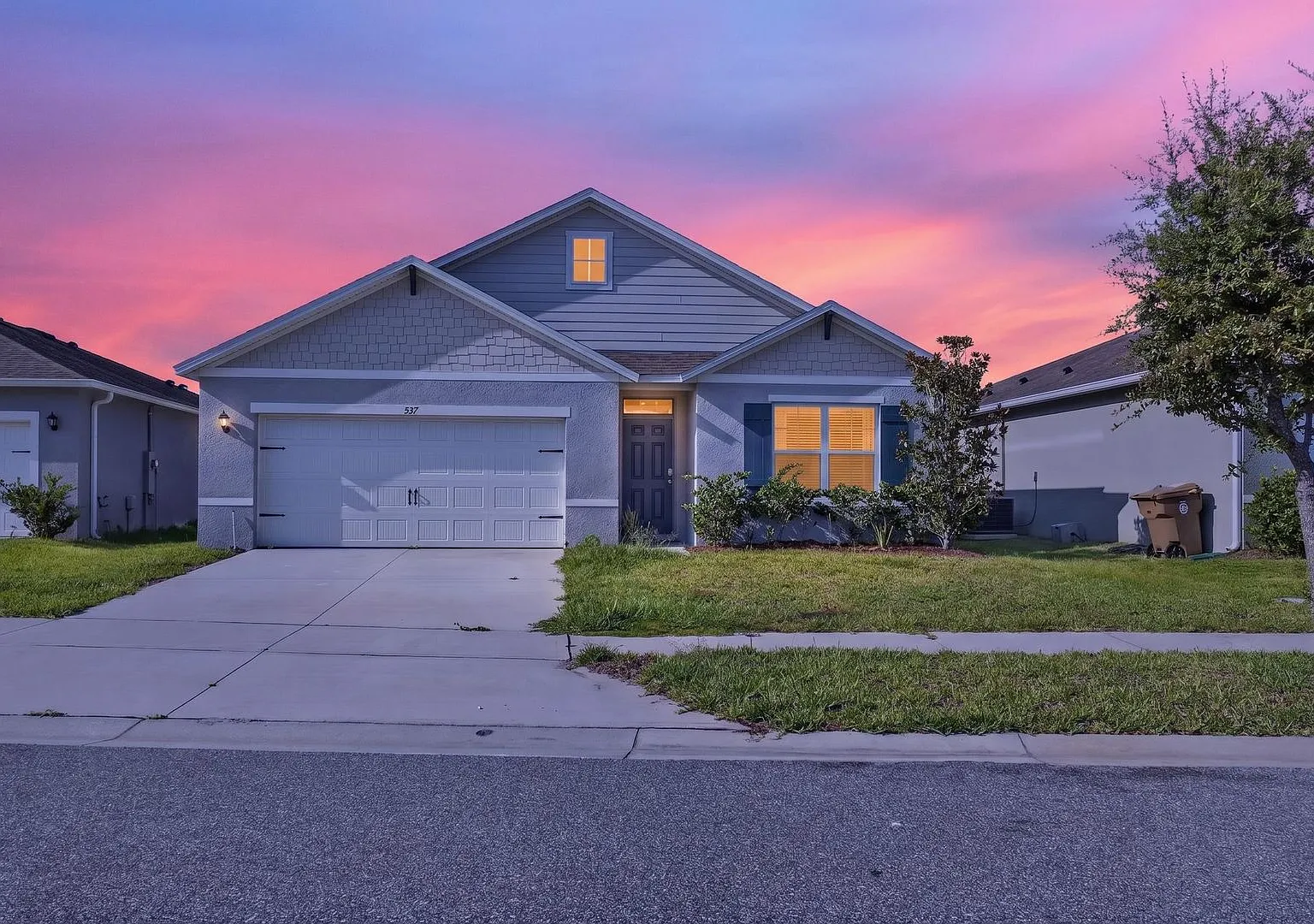 Beautiful 4/2 in St. Cloud with Solar Panels!! Available Now! — Photo 2