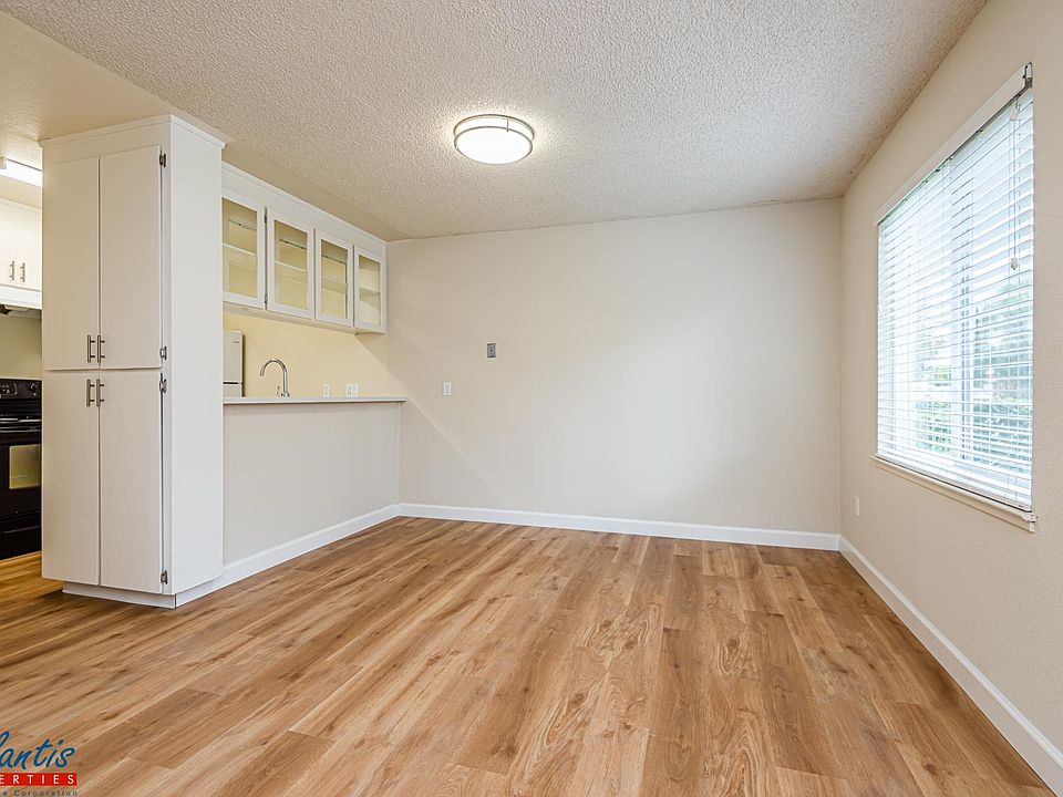 1st image of 293 Tradewinds Dr APT 7