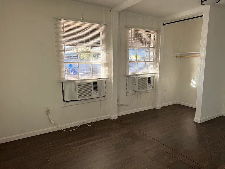 241 S California St — Photo 27