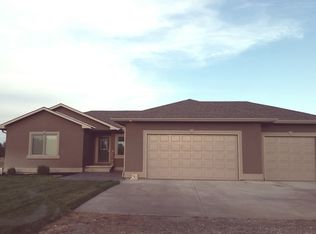1116 N Wilshire Dr, Hutchinson, KS 67501