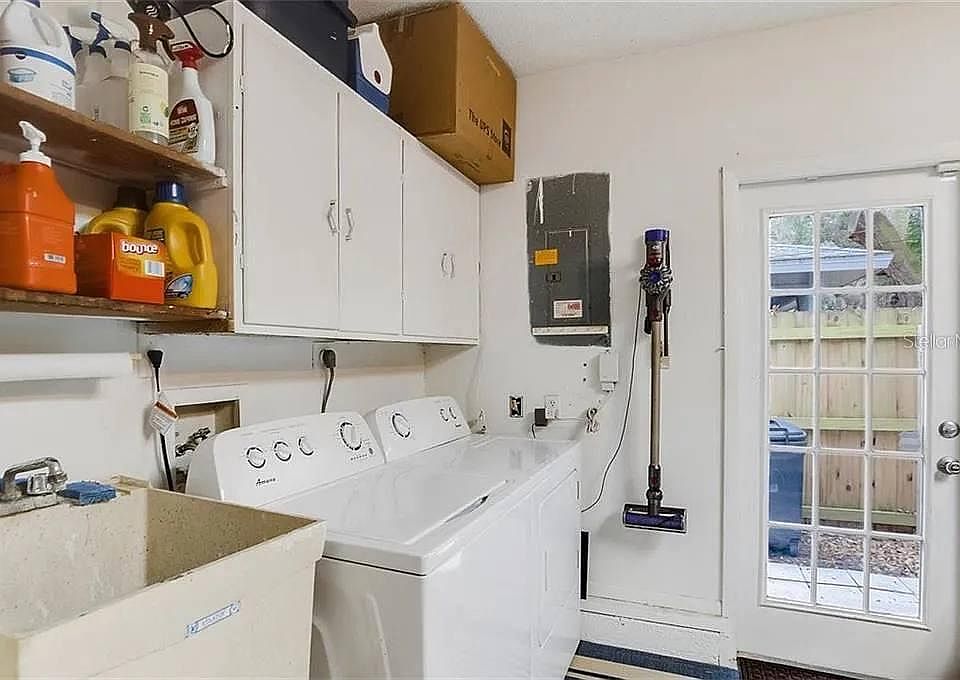 1st image of 4219 Glory Pl