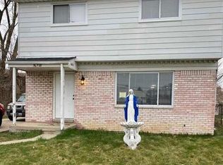 30728 Groveland St, Madison Heights, MI 48071