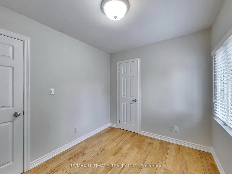 19 Glenora Ave #UPPER — Photo 23
