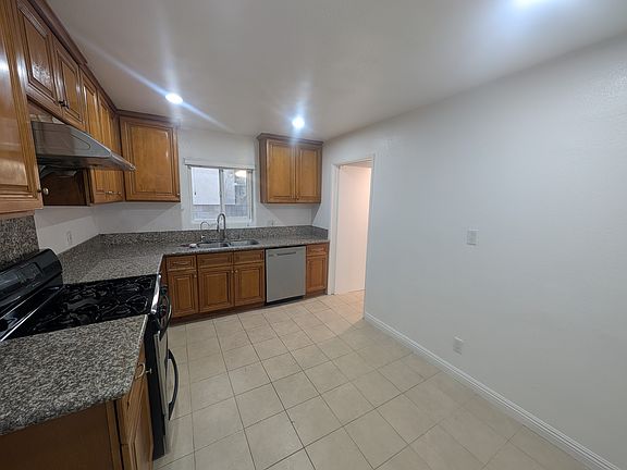 4th image of 325 W Norwood Pl