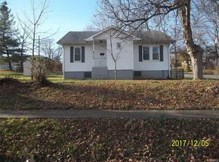 700 S 4th St, De Soto, MO 63020